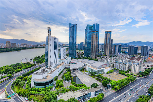 企業(yè)如何借助福州咨詢公司把握市場(chǎng)趨勢(shì)與機(jī)遇？