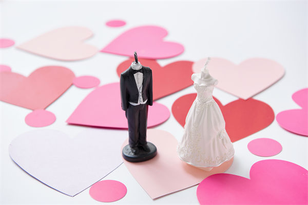 5月10日起結(jié)婚離婚不需要戶口本，人力資源怎么看？